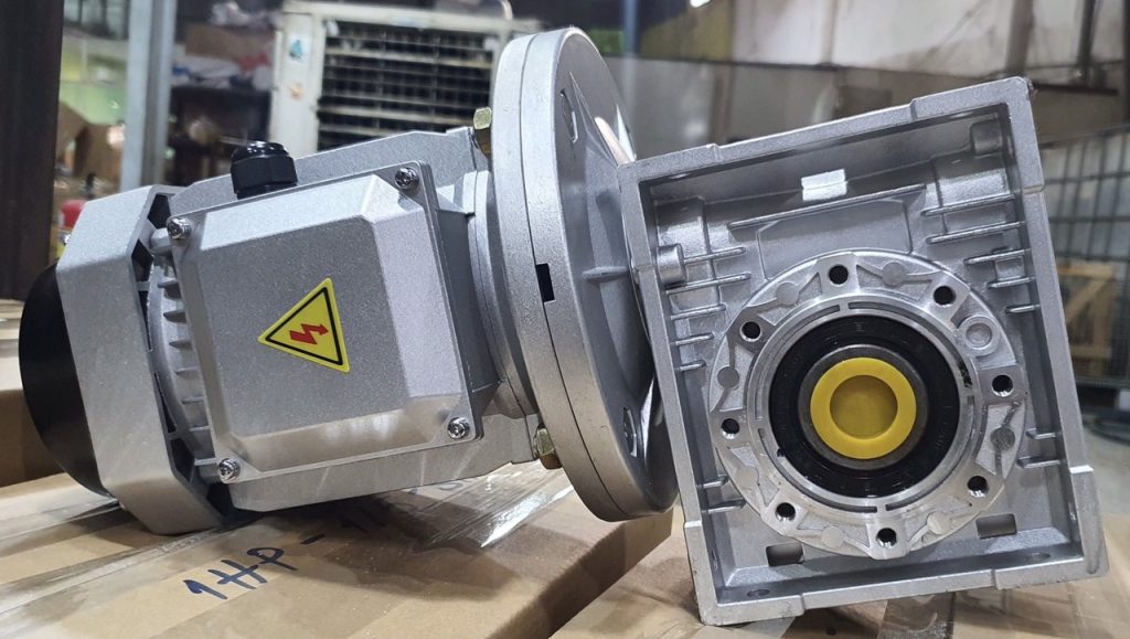 Hộp số trục vuông góc là gì Ưu nhược điểm của hộp số trục vuông góc