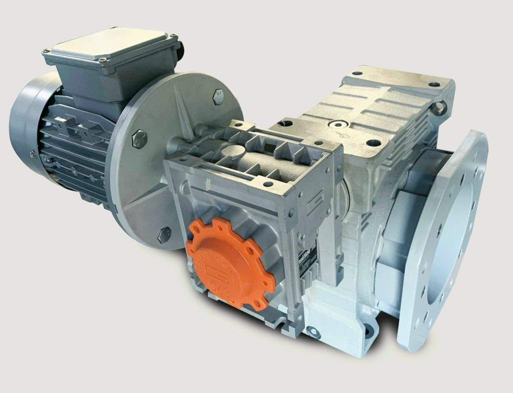 Động cơ liền giảm tốc và động cơ kết hợp hộp giảm tốc khác nhau ra sao